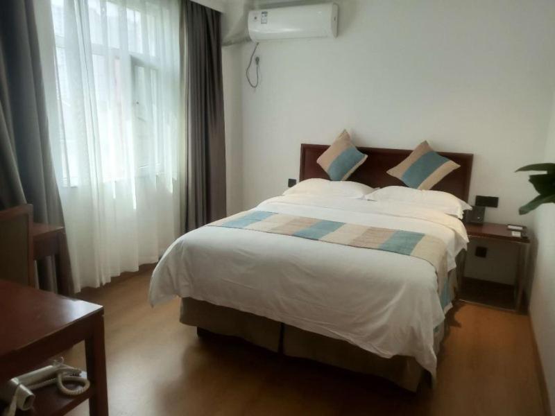 Greentree Inn Shanghai Zhongshan Hutai Hotel Exterior photo