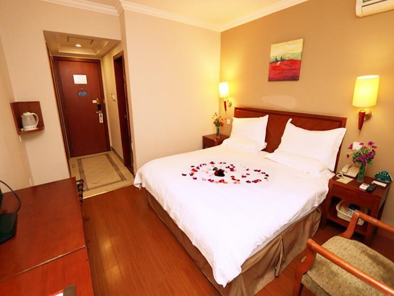Greentree Inn Shanghai Zhongshan Hutai Hotel Exterior photo